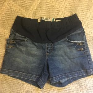 Maternity shorts